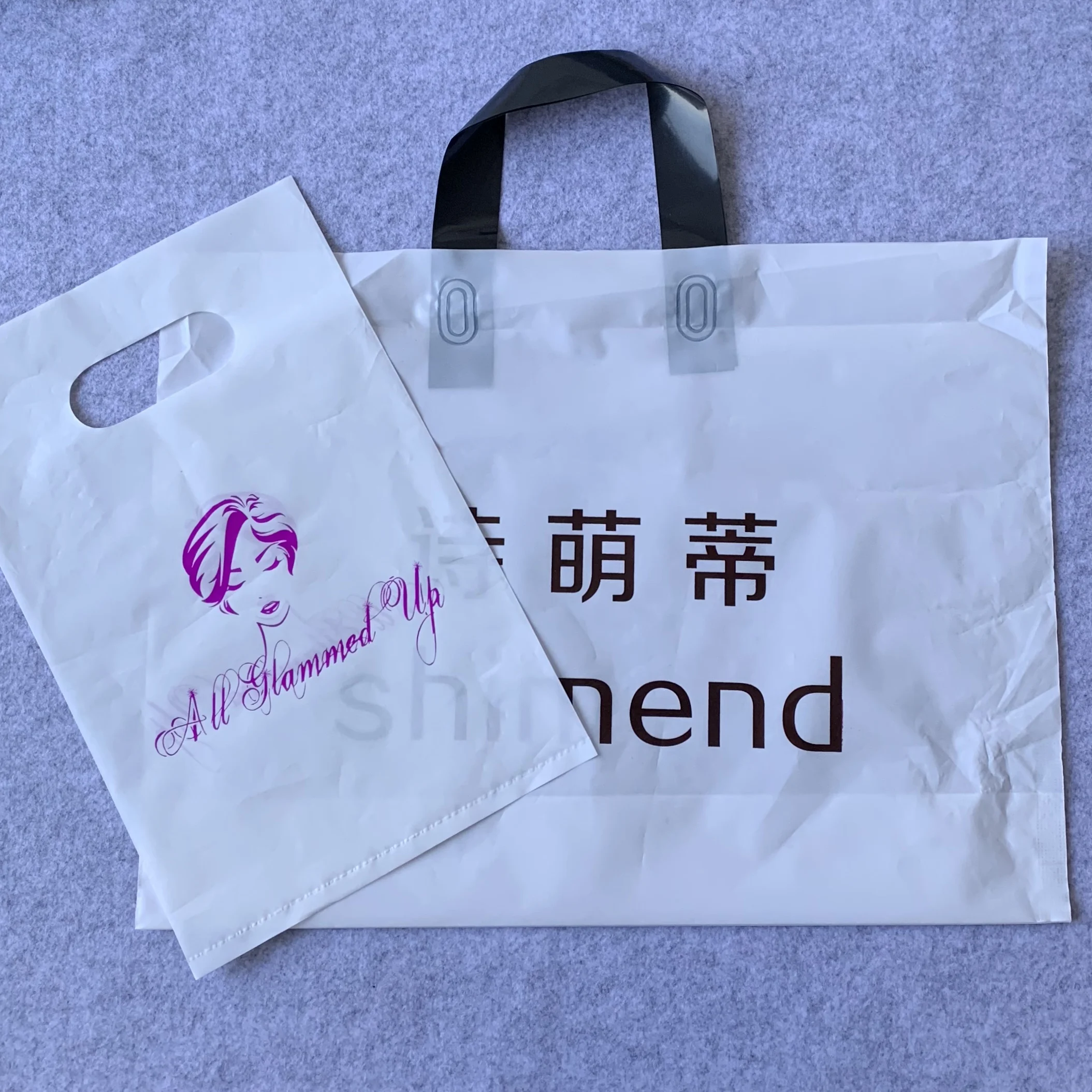 Custom Size Printing Plastic Custom Made Shopping Bags with Die Cut Handle