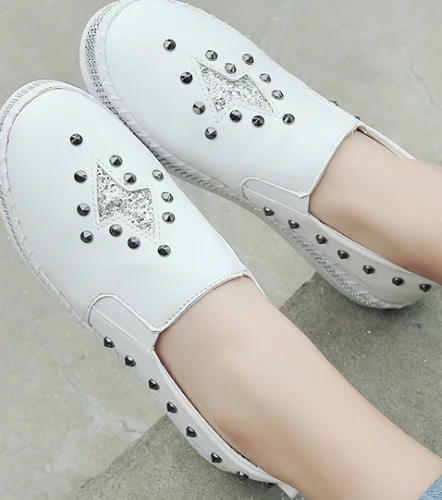 Новый осенний комплект, модный, простая обувь на толстой подошве, украшенные красивым жемчугом; Дышащие туфли на плоской подошве; Женская обувь