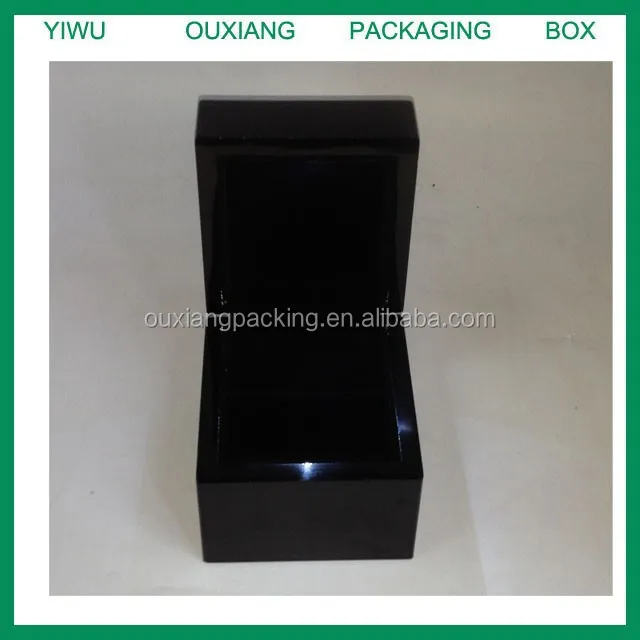 hot sale piano black lacquer finish luxury led light championship ring box