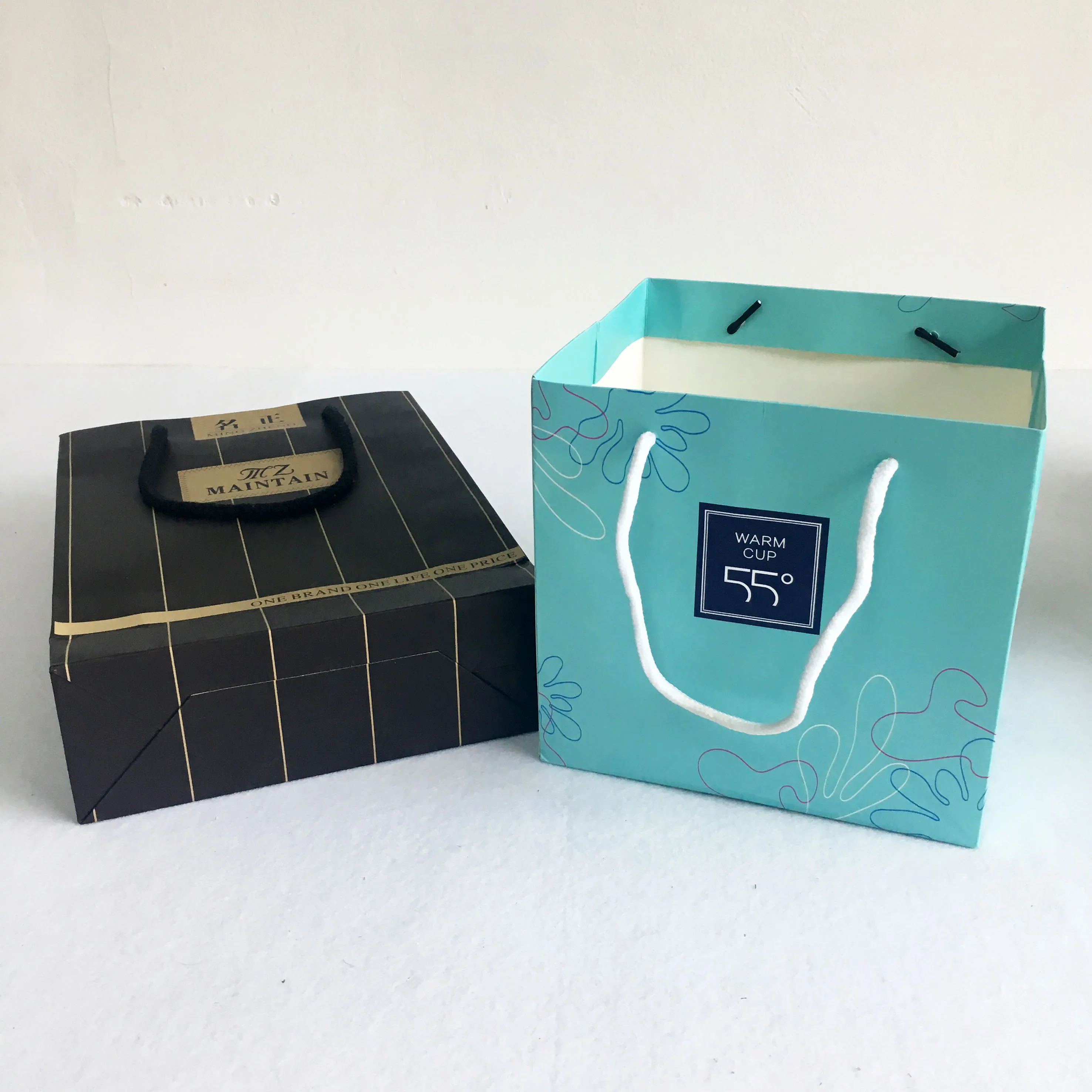 Factory Sale High Capacity Custom logo Printed Long Handle Folding Kraft Paper Bag