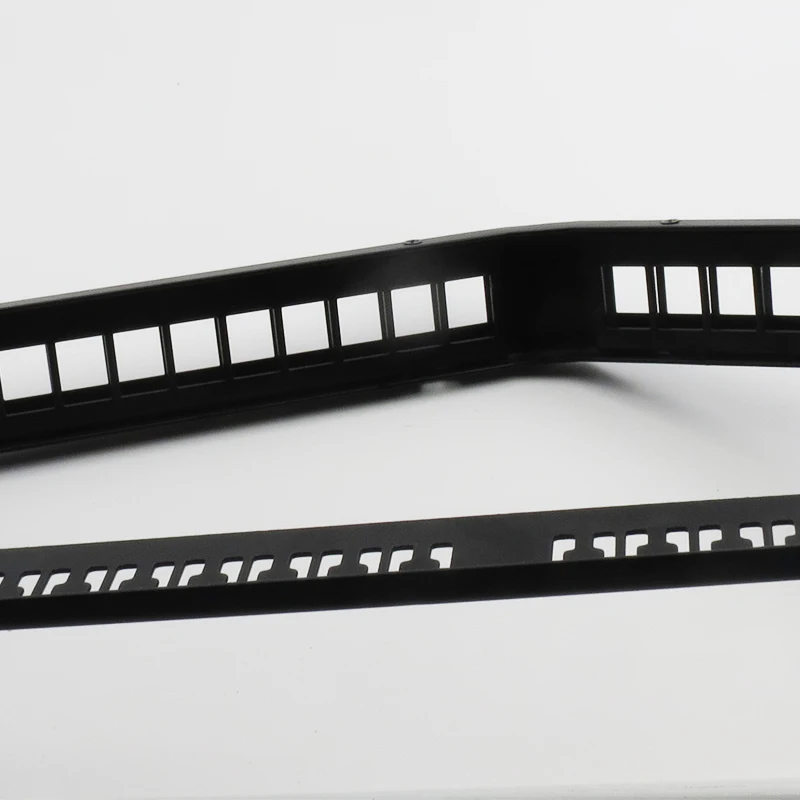 OEM 24 Competitive Price Cat 6 Enclosed Patch Panel from Yueqing