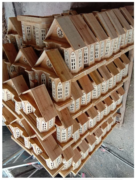 Christmas Pre-lit wooden house with LED house Xmas wood house with lights for holiday decoration