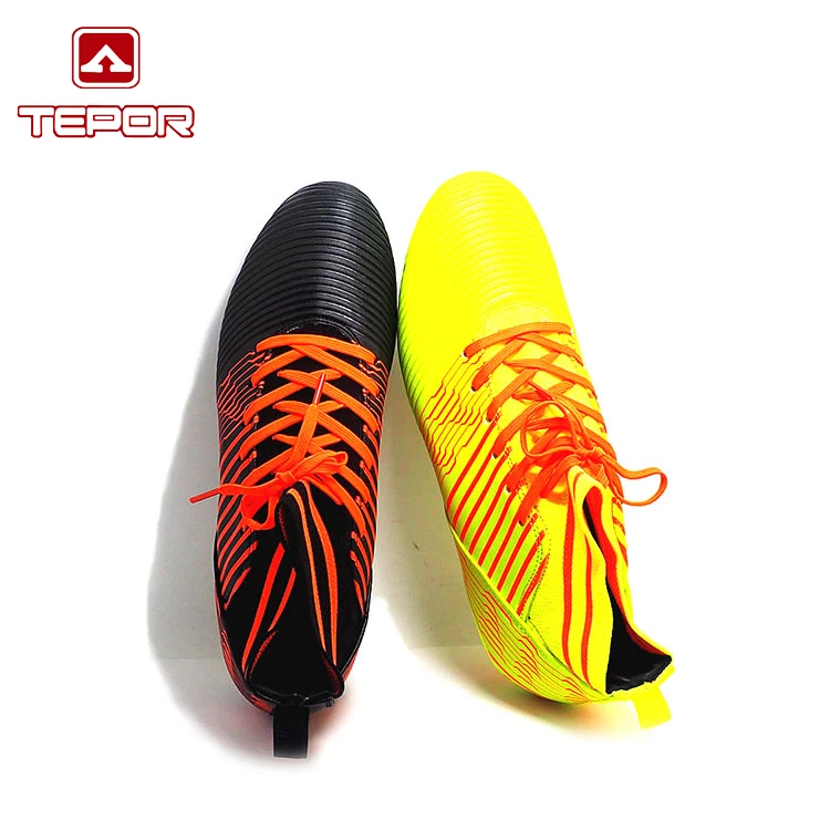 
2018 New Design Professional Spike Soccer Shoe 