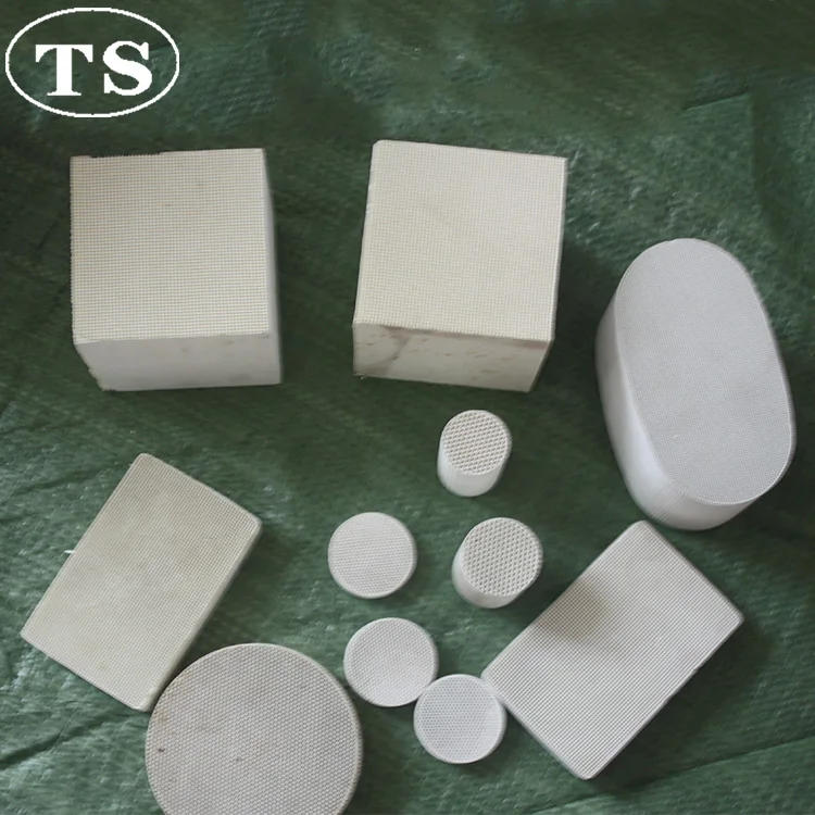 Rapid heat transfer Honeycomb Ceramic tower packing for Heater Gas Accumulator