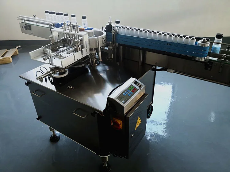 
Wet glue/Cold glue labeling machine for Round glass water bottles paper label 