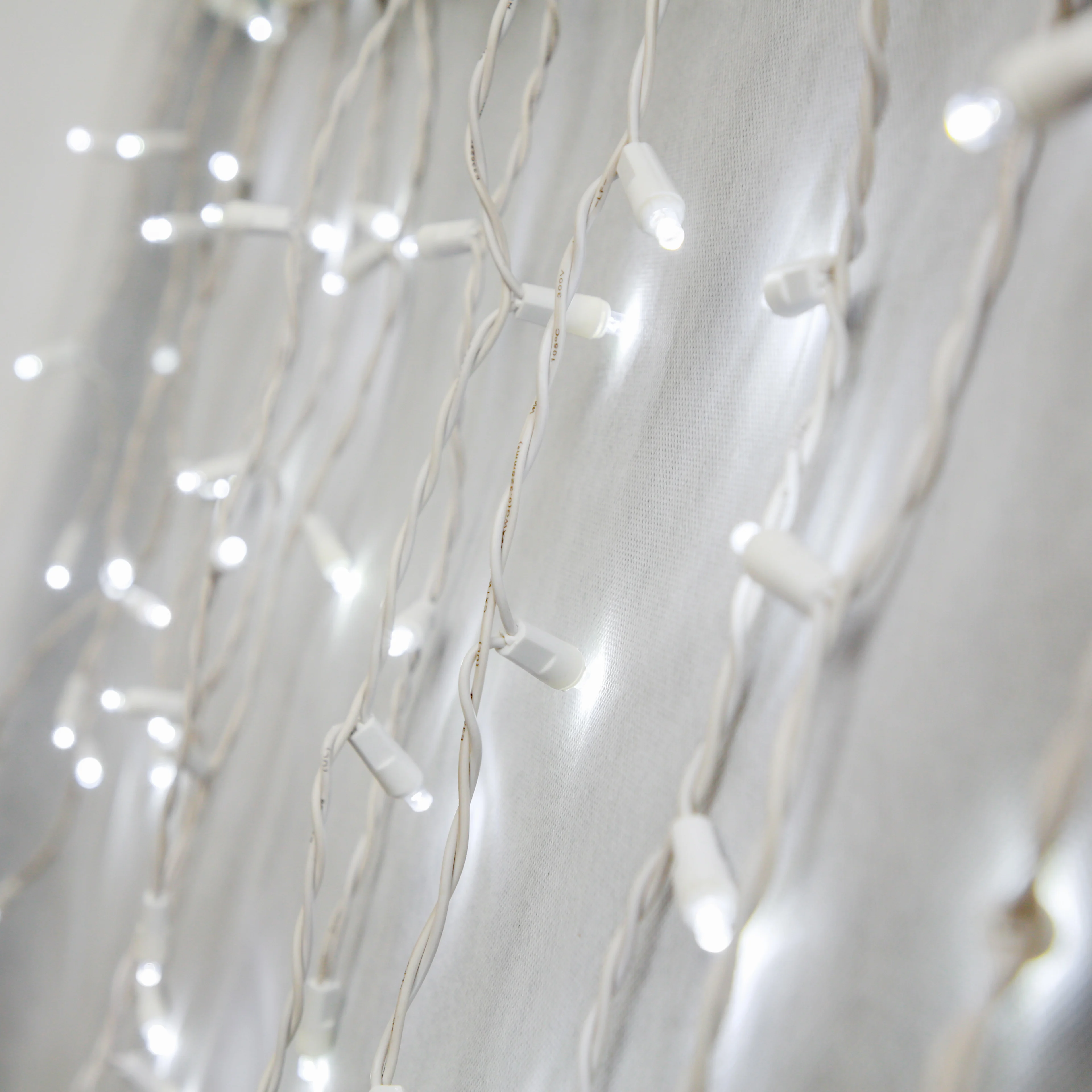GV LED White Icicle Lights 100 Leds 9.5ft White Cable Curtain Decoration Christmas Lights with Long Drops