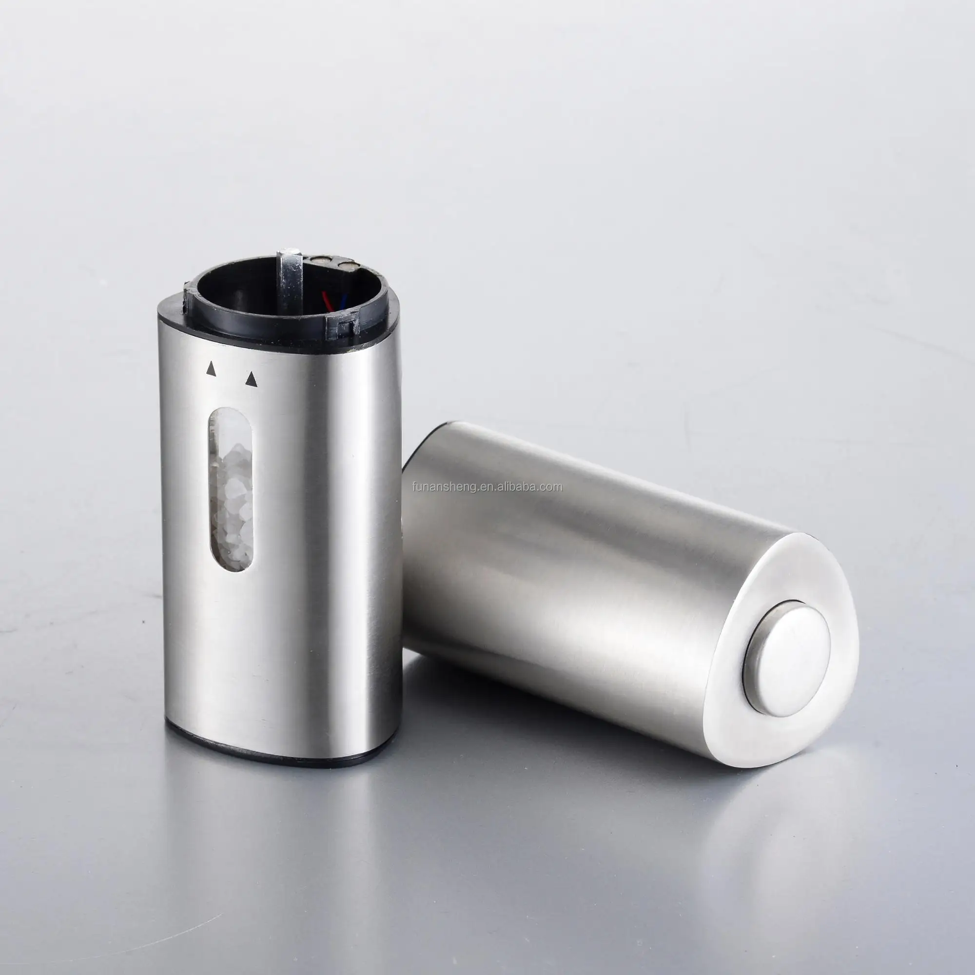 Электрическая мельница для соли и перца из нержавеющей стали/Треугольная форма призмы/мельница для соли и перца