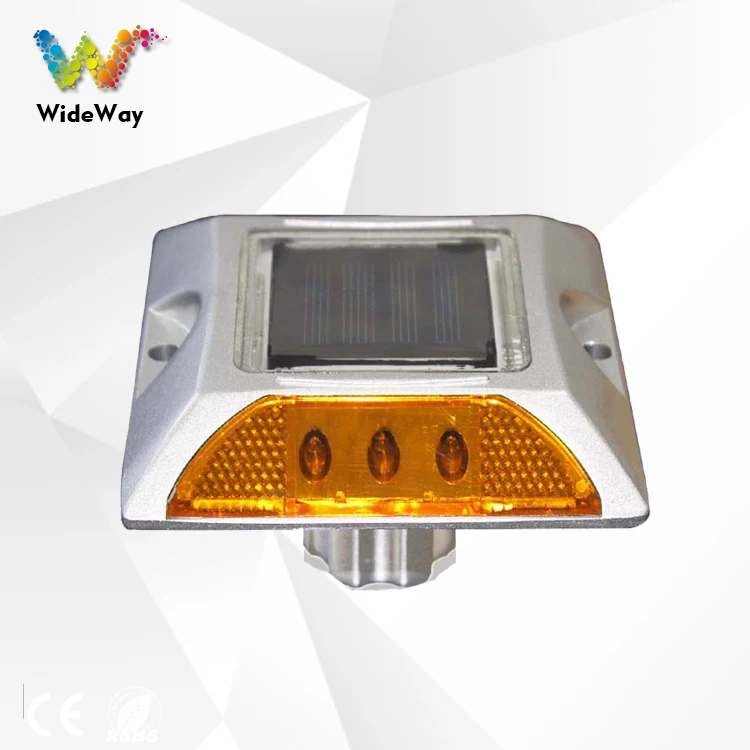 Cat Eye Red LED Solar Road Studs with Foot for Sale