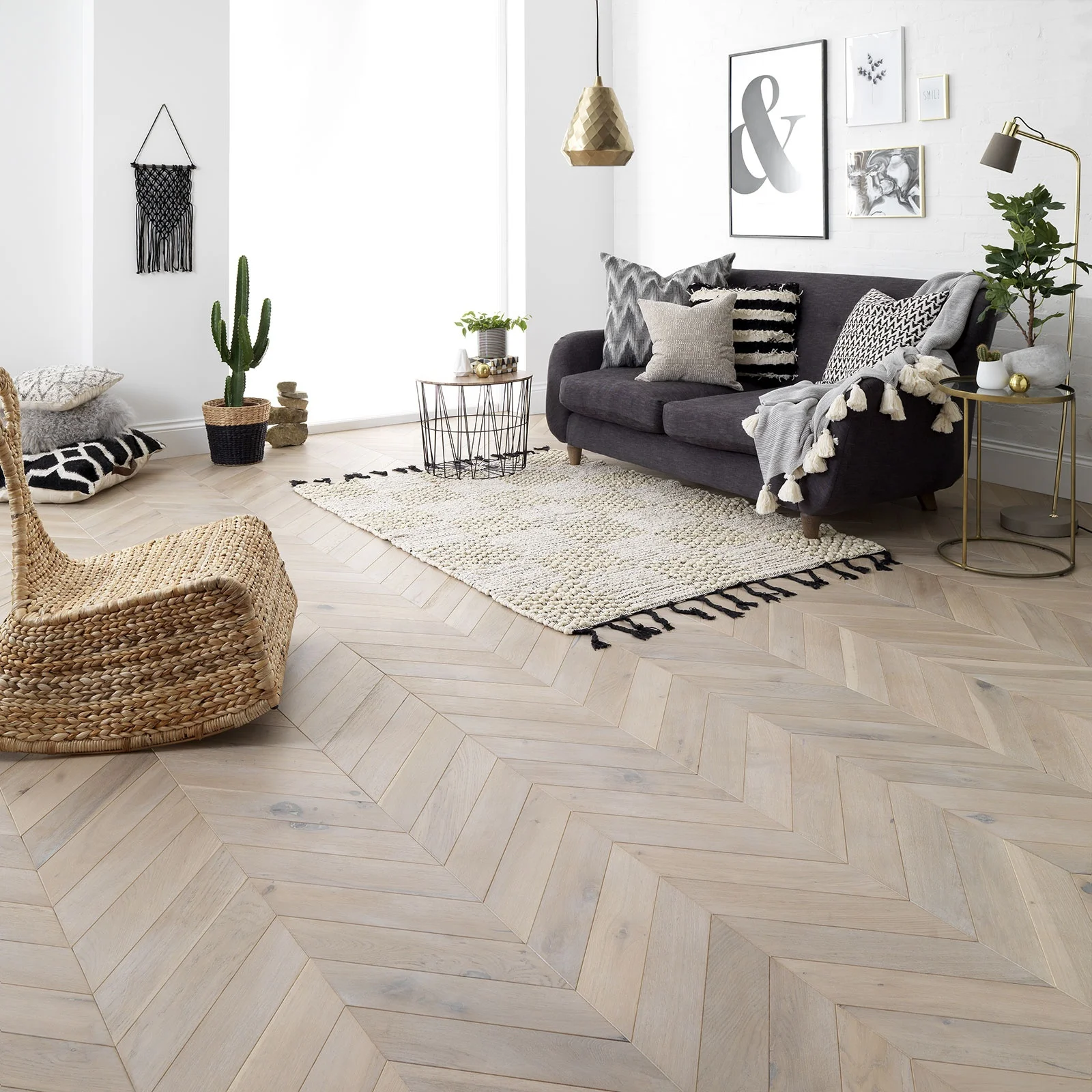 
Hotel / Villa / Apartment Natural Color Chevron Wood Floor French Oak Fishbone Parquetry Panels Unfinished Board Flooring  (62190838373)