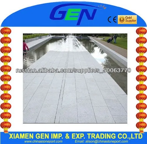 Озеро гранитной брусчатки