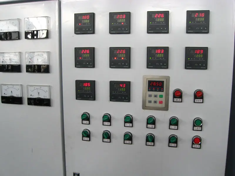 extruder for foamed polystyrene sheets