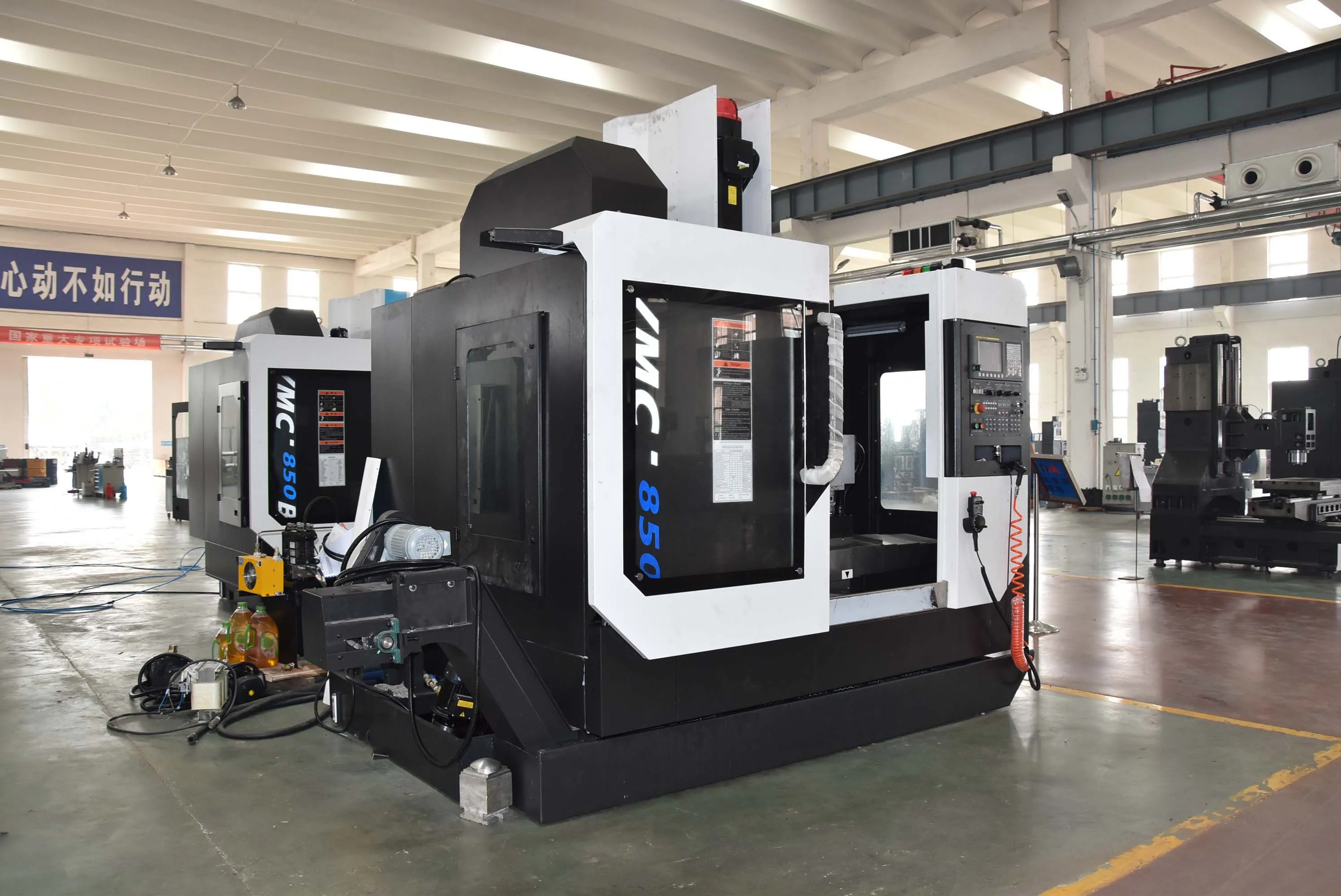  Лидер продаж широко используемый вертикальный фрезерный станок VMC 850 обрабатывающий центр с ЧПУ 3