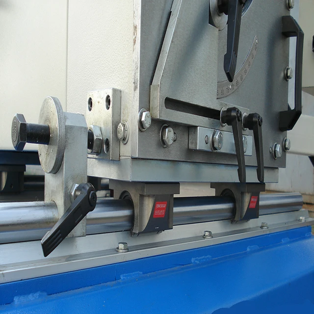 45/90 auto change Upvc Window Double Head Mitre Saw LJZ2A-450 x 3600