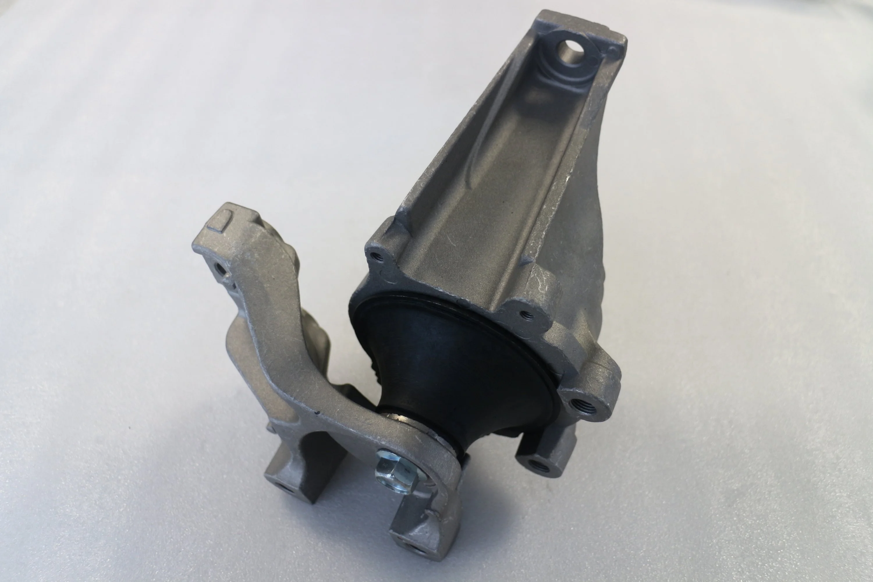 Factory Price 50820-SWG-T01 Front Right Motor Engine Mount for Honda CR-V 2.4L Acura RDX 2.3L 2007-2012