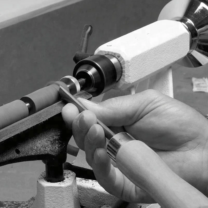 Small variable speed woodworking lathe Item# CWL1018D