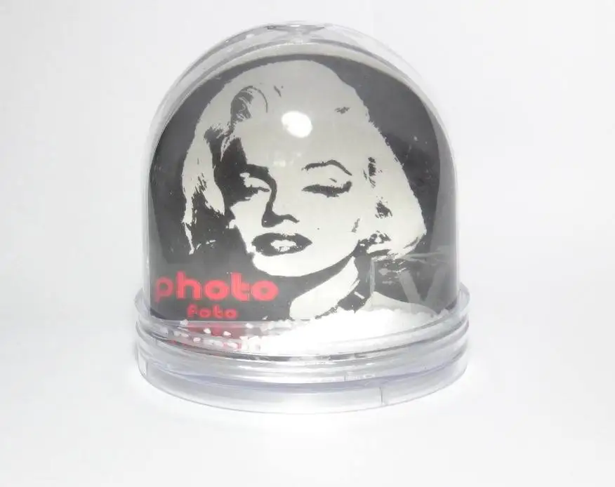 promotion souvenir acrylic snow globe with photo insert,plastic snow globe with photo insert,acrylic photo frame snow globe