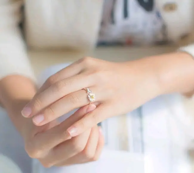 SR104-009 Halo simple open size elegant style gold daisy flower 925 sterling silver rings