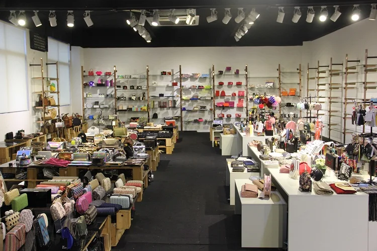 
Private label customized strass satin dinner party red crystal satin clutch guangzhou crossbody satin clutch bag 