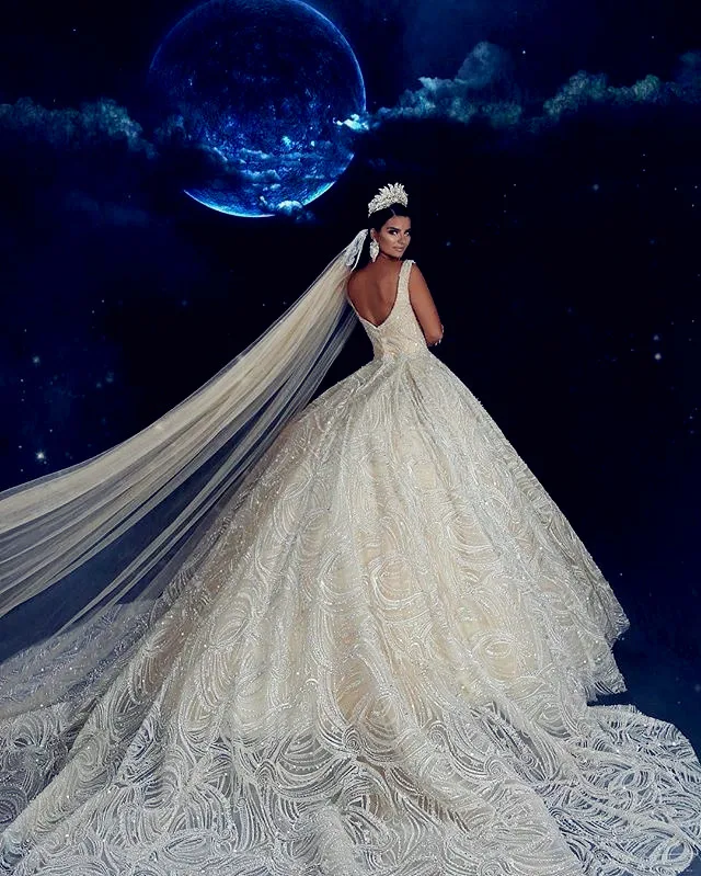 2021 New Design Lace Wedding Gown Dress Robe de mariage Bridal Ball Gown Beading Luxury Bridal Gown  Dubai Arabic Wedding Dress