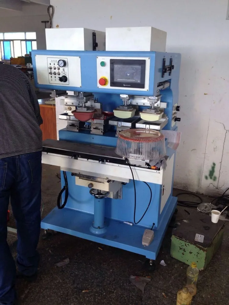 4-color large printing area cliche pad printing machine with PLC independent printing pads