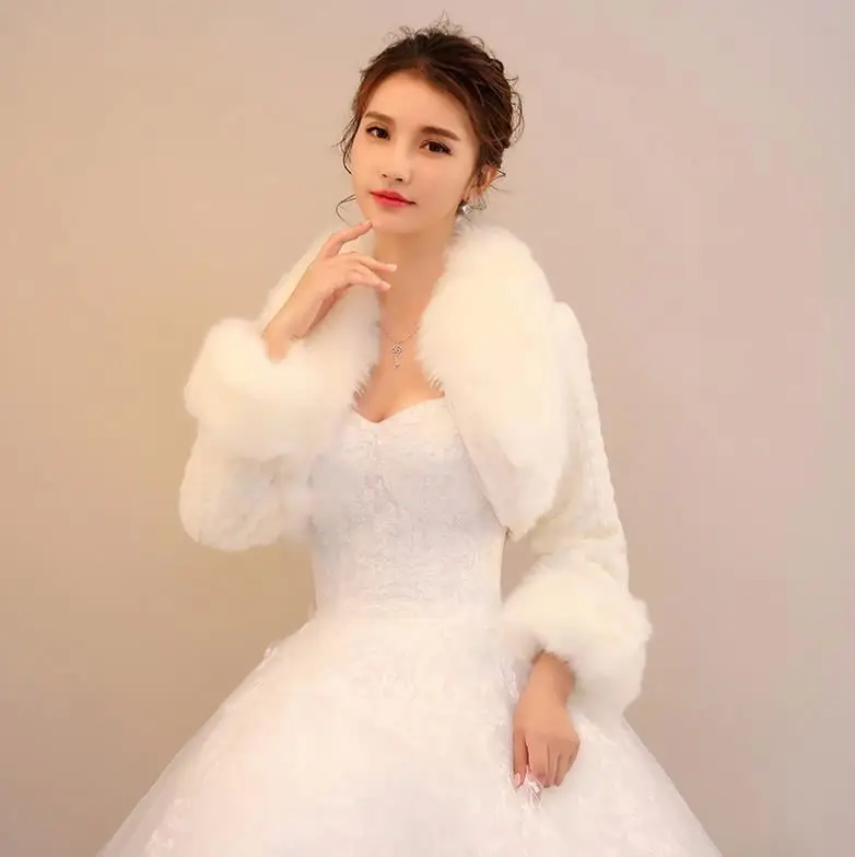 
Bridal white Faux fox fur shawl for wedding evening winter 