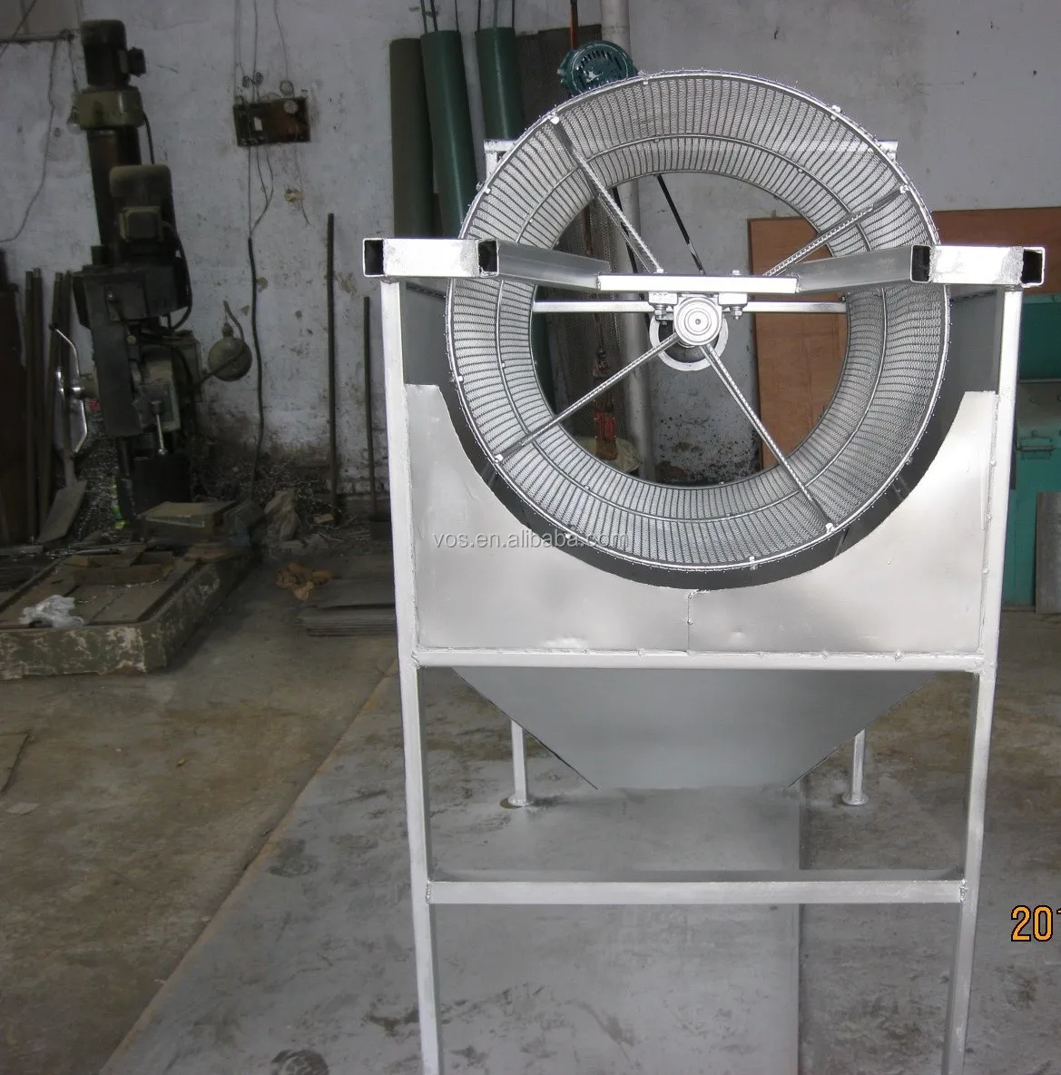 Little space occupy and high output sawdust sieving machine/wood sawdust sieve machine/drum trommel screen