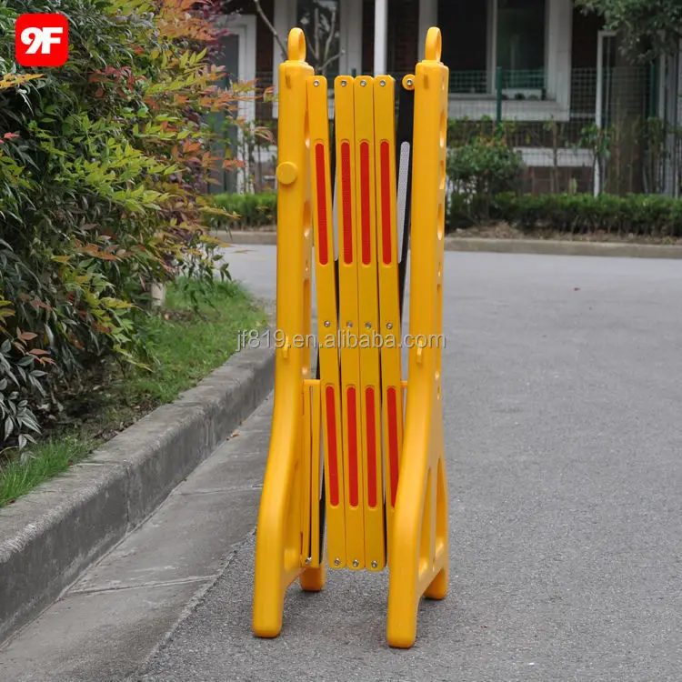 Plastic expandable safety barrier barricade construction fence