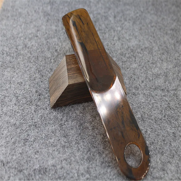 The factory price plastic small easy to take shoe horn