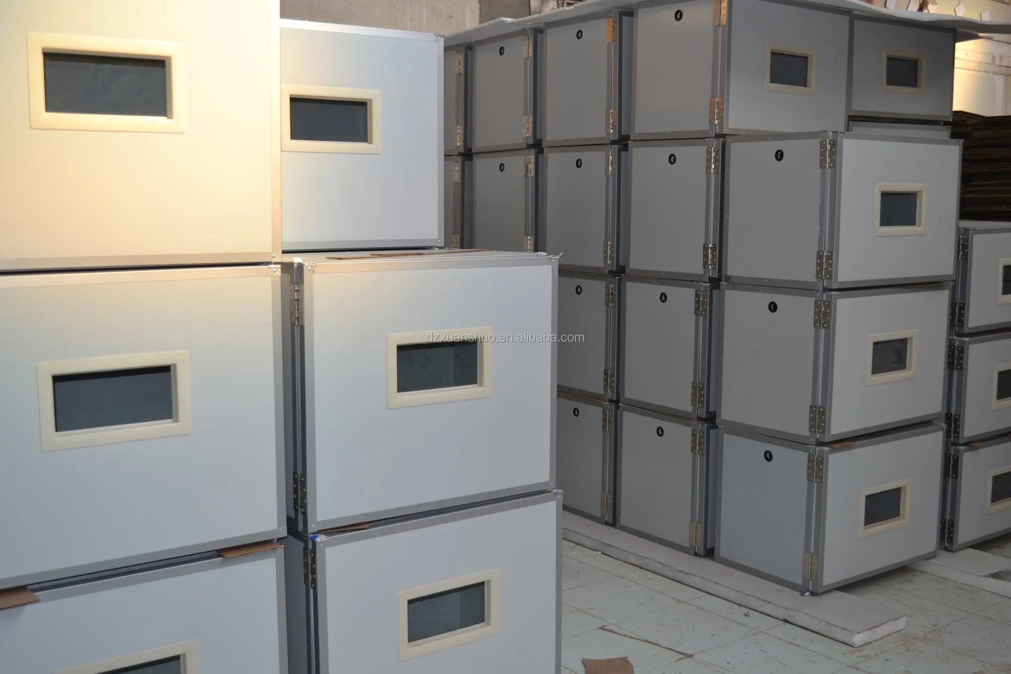 China dezhou 500 Chicken Eggs Commercial rolling Egg Incubator