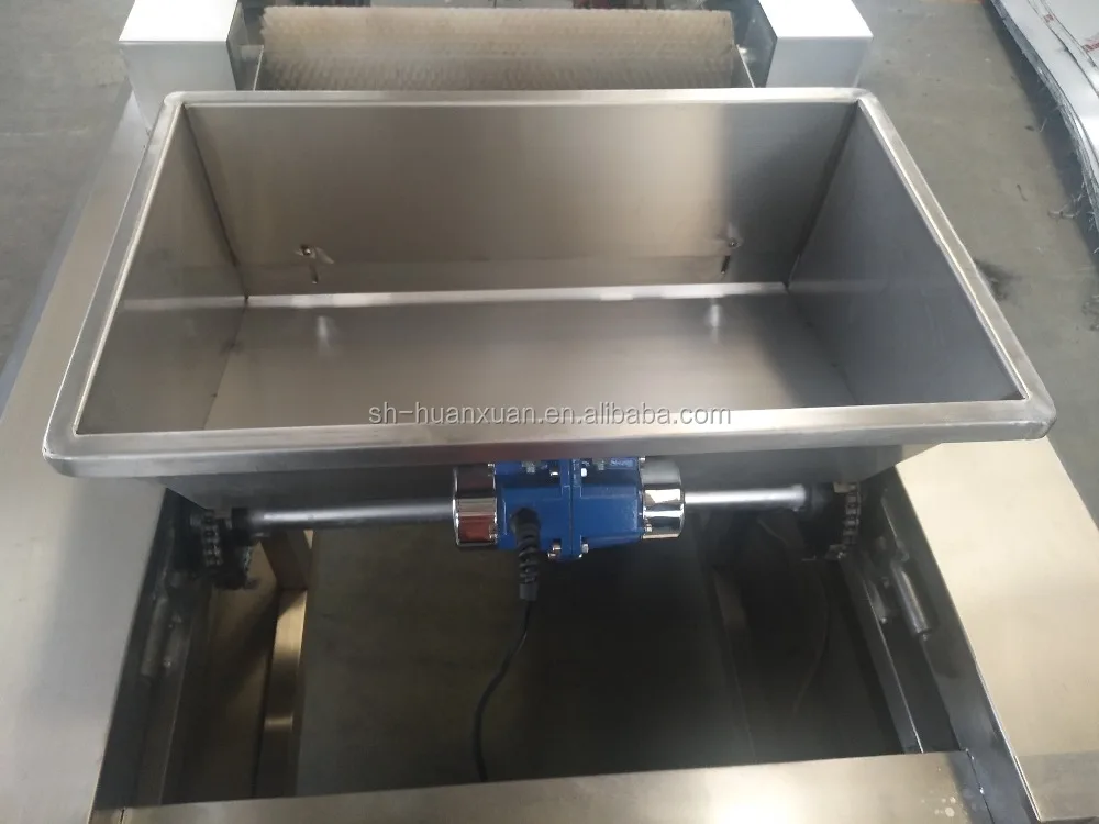 Automatic bear biscuit central filling machine