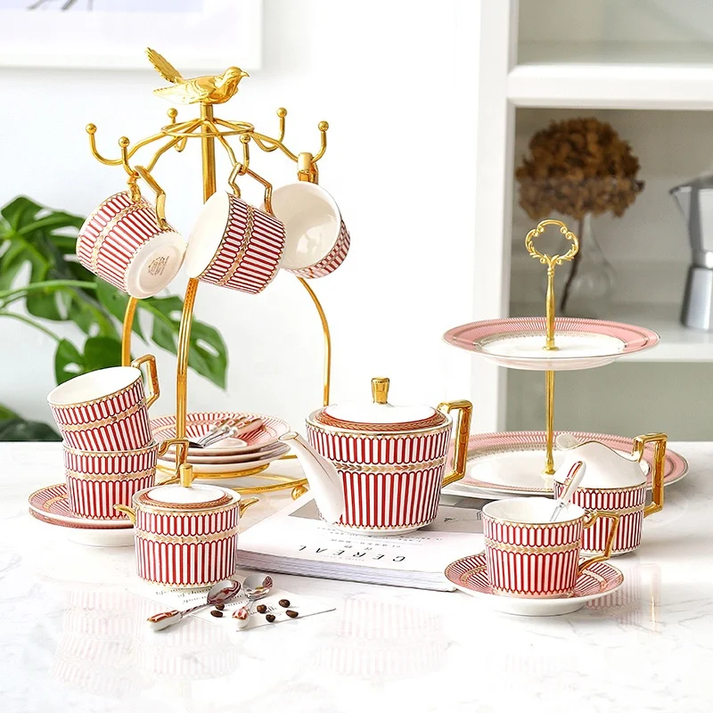 Роскошный набор кофейных и чайных чашек из костяного фарфора с подставкой