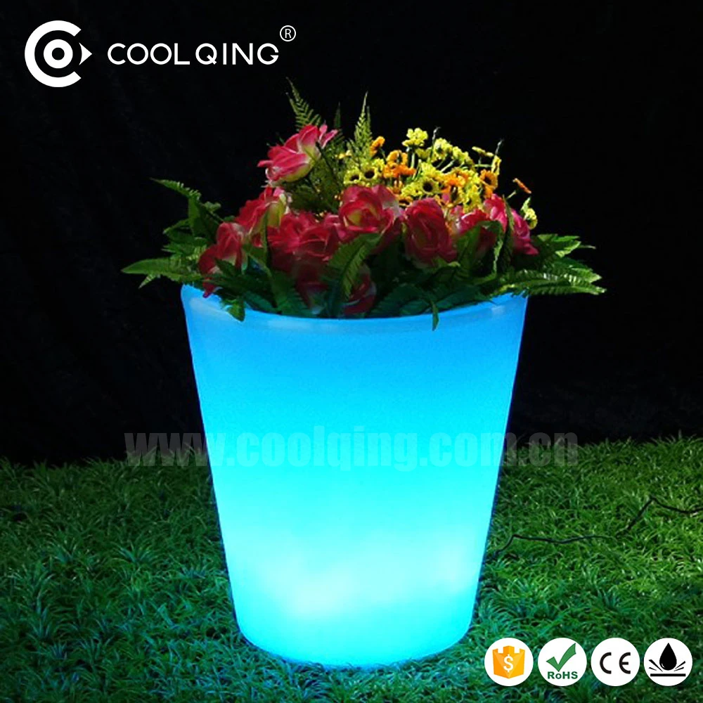 16 RGB color flash waterproof IP65 solar energy rechargeable garden outdoor plastic big LED illuminated light up flower pots