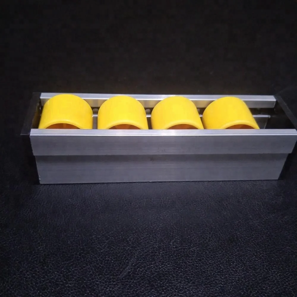 Metal frame skate wheel track roller flow conveyor