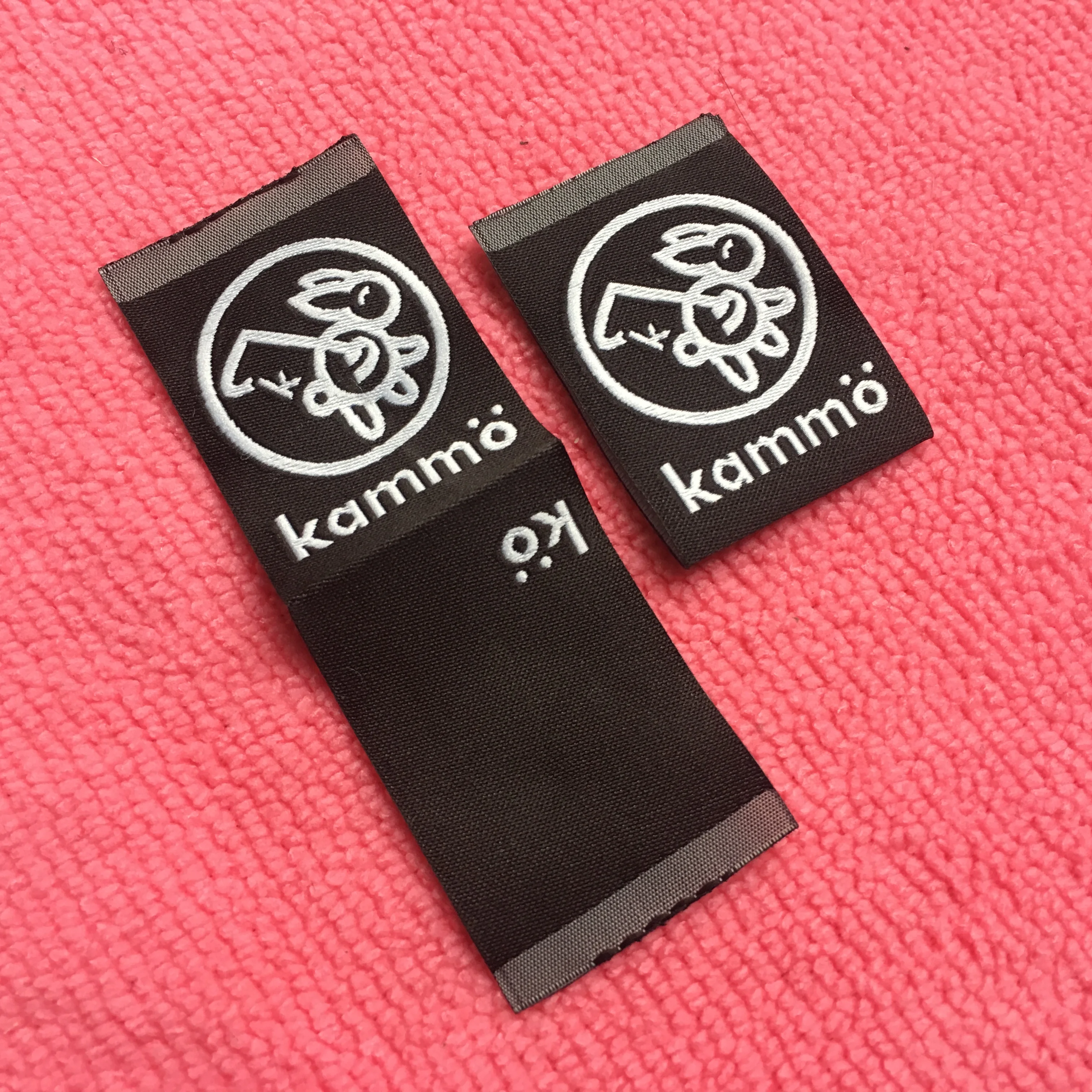 free design garment woven label,center fold brand logo knitting clothing label for apparel
