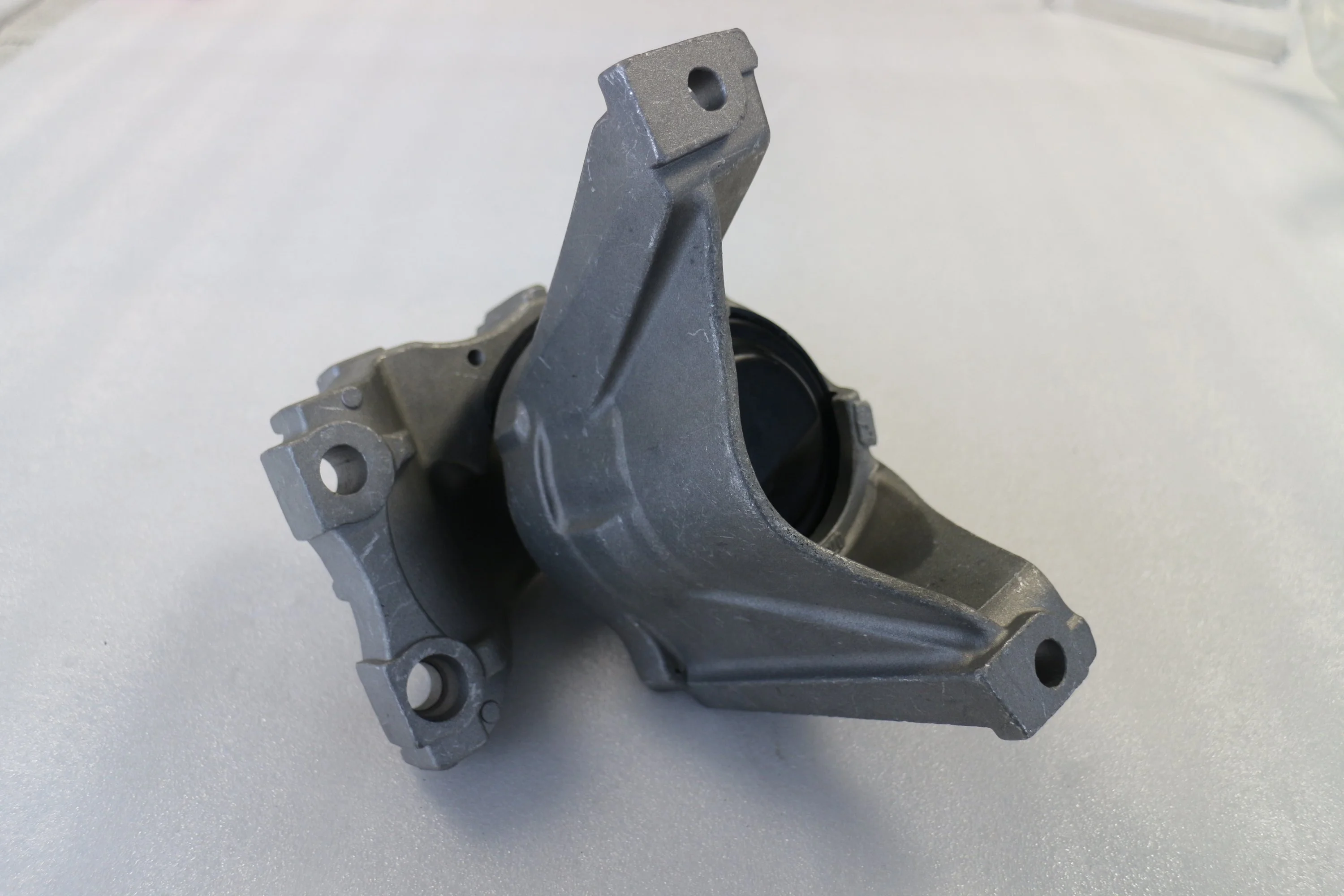 Factory Price 50820-SWG-T01 Front Right Motor Engine Mount for Honda CR-V 2.4L Acura RDX 2.3L 2007-2012