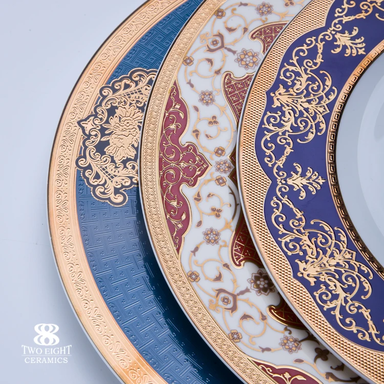 
2019 Restaurant Arabic Design Bone China Crockery Dinnerware Sets, Luxury Decal Bone China Hotel Dinner Set Gold Charge Plates& 