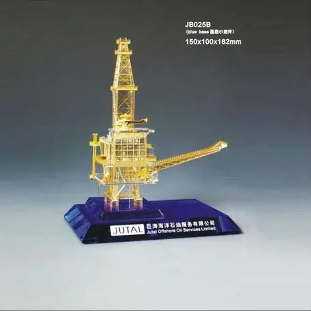 Custom design crystal gift souvenir unique oil drilling rig model gift for sale