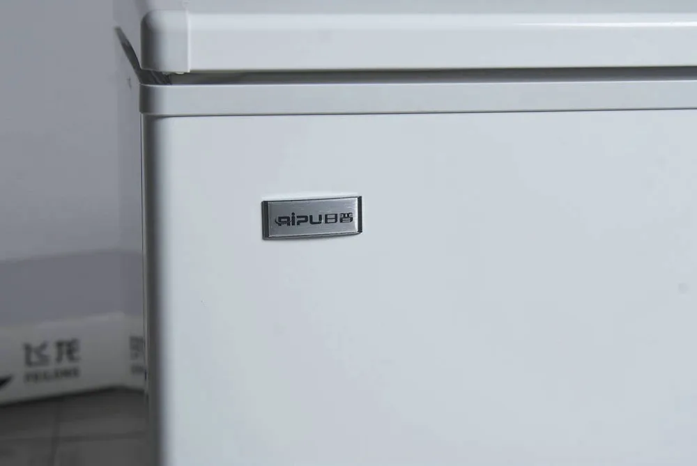 Top open door chest freezer 260l with feet