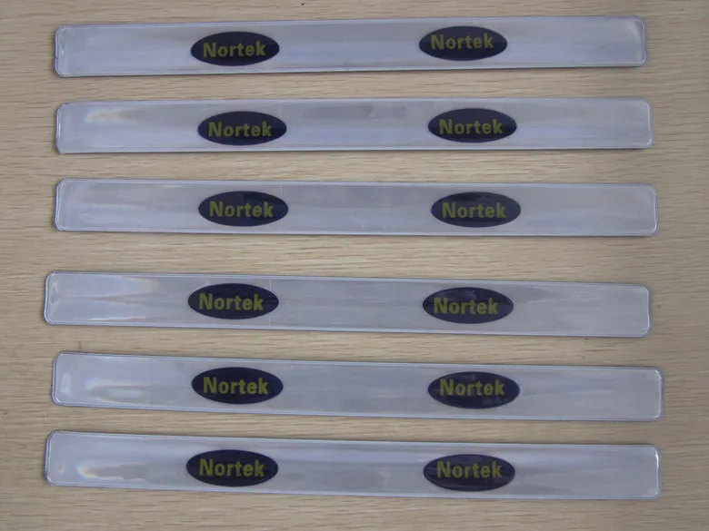 Светоотражающий ремешок на запястье