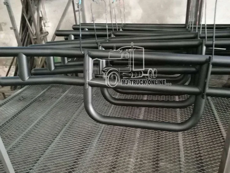 Latest Style Black Stainless Steel Deer Guard Tractor-trailer Front Bumper for Volvo Vnl Semi Big Truck Body Parts