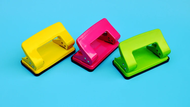 20 лет опыта профессионального источник завод Стандартный Дырокол небольшой размер два бумаги офиса тонкий пояс который крепится на металлический