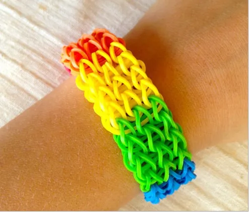 
colorful crazy loom rubber bands 