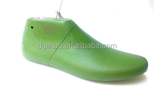 Man low cutter sports shoes lasts