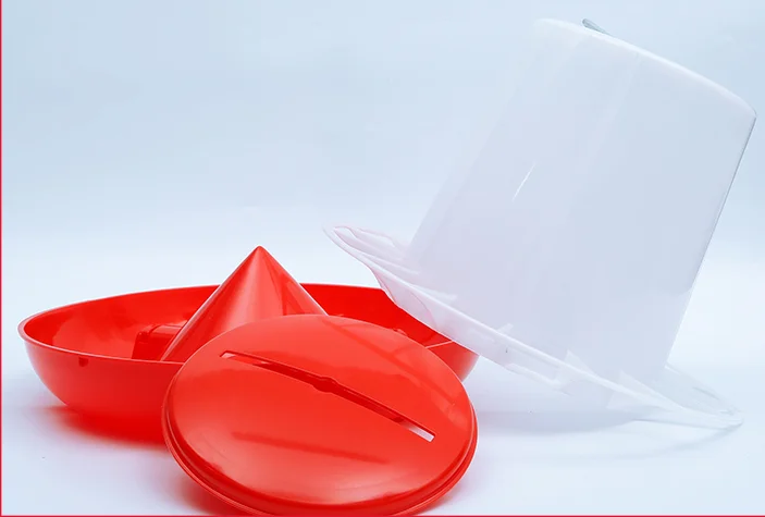 Good quality chicken feeders and drinkers factory price