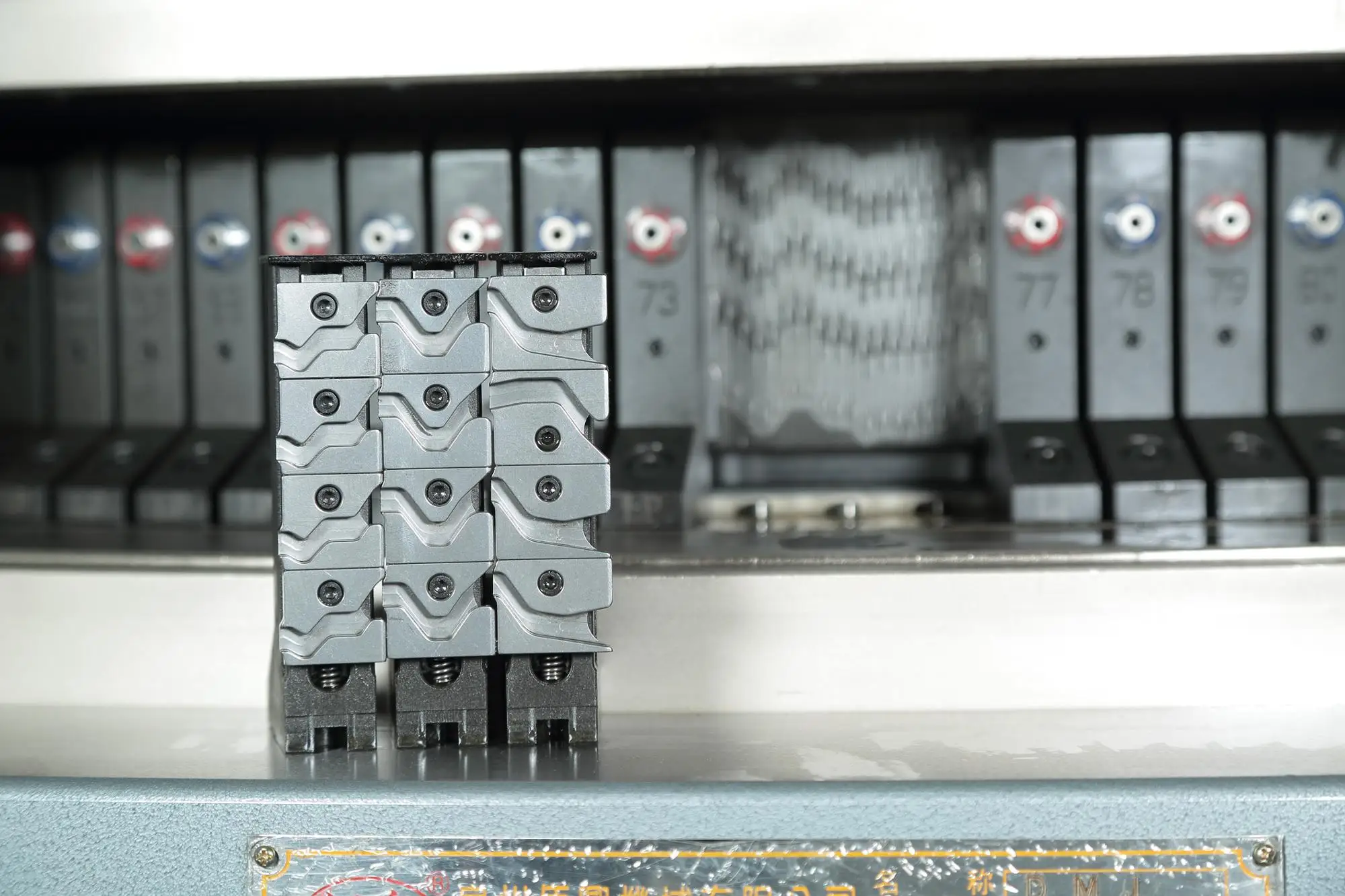 Used 3- Thread Fleece Knitting Machine For Fashion Clothes