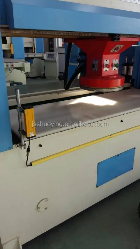 
Soccer ball making machine 