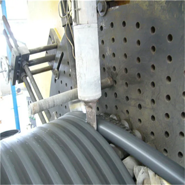 Машина для изготовления пустотелых настенных труб из ПЭ