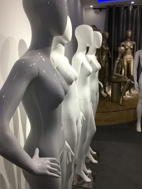 Hot sell glossy white female mannequin  display mannequins  plastic  mannequins