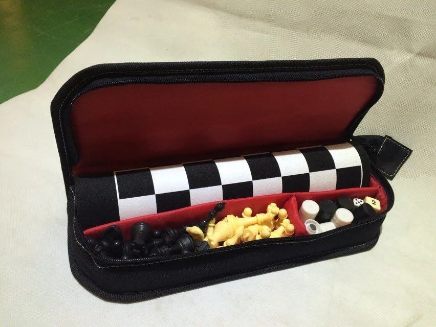 The new high-quality magnetic chess bag packaging