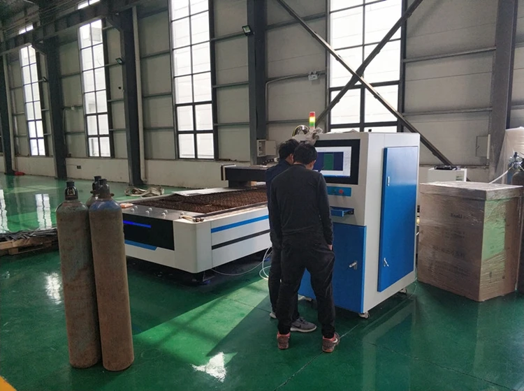 Metal Tube and Plate Fiber Laser Cutting Machine with Rotary Device